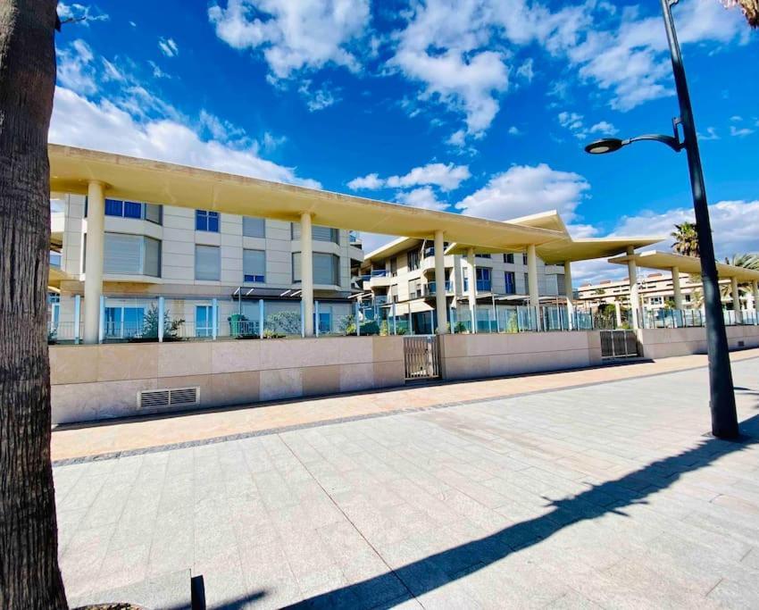 ולנסיה Stylish Apartment With Terrace On The Beachfrom מראה חיצוני תמונה
