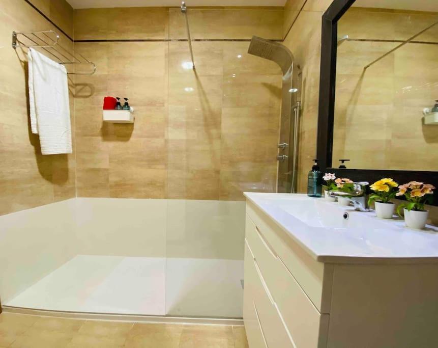 ולנסיה Stylish Apartment With Terrace On The Beachfrom מראה חיצוני תמונה